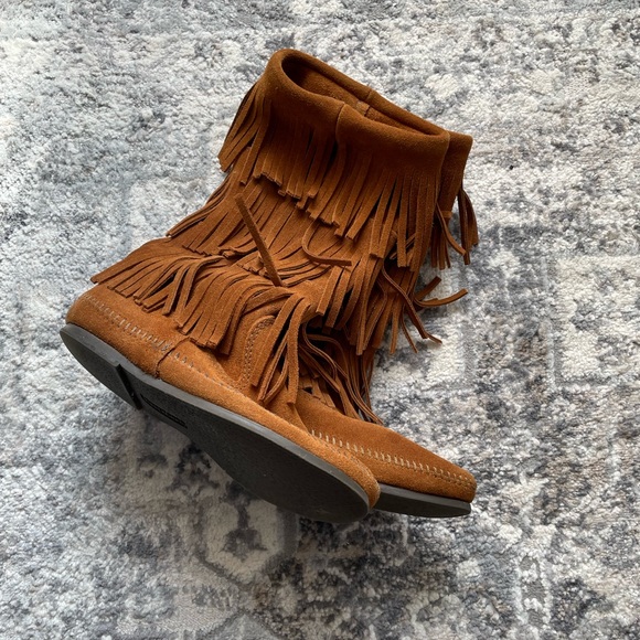 Minnetonka boots - Picture 2 of 6